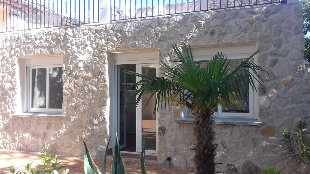 Отель Le Saint Victor Mirabel-aux-Baronnies Экстерьер фото